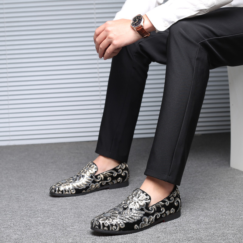 Men'S Formal Wear Slippers - รองเท้าโลฟเฟอร์กำมะหยี่สำหรับผู้ชาย ปักลายทอง รองเท้าสวมแบบสลิปออน แฟชั่นรองเท้าทางการสำหรับงานแต่งงาน งานพรอม และงานแสดงบนเวที